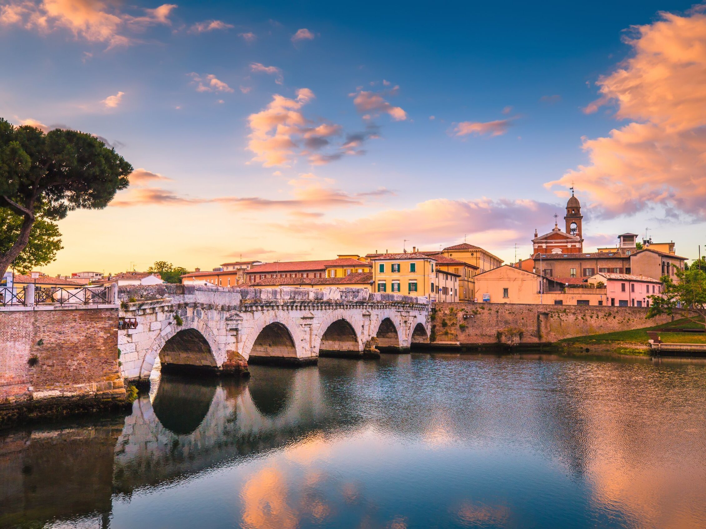Ponte di Tiberio a Rimini, al tramonto