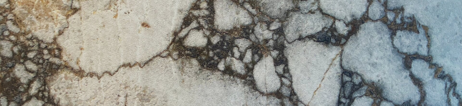 Ceramics take center stage in the “total look” of living spaces